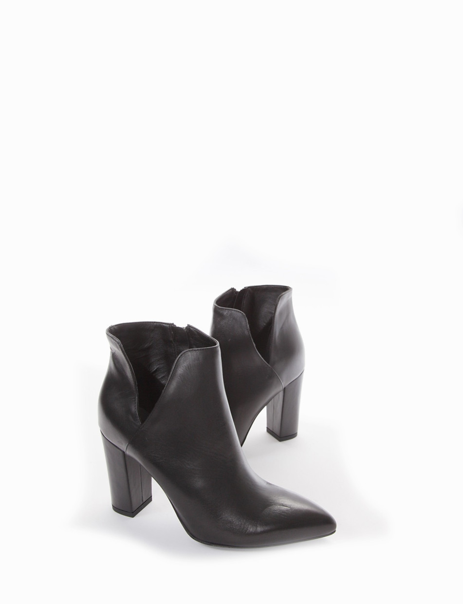 High heel ankle boots heel 8 cm black leather