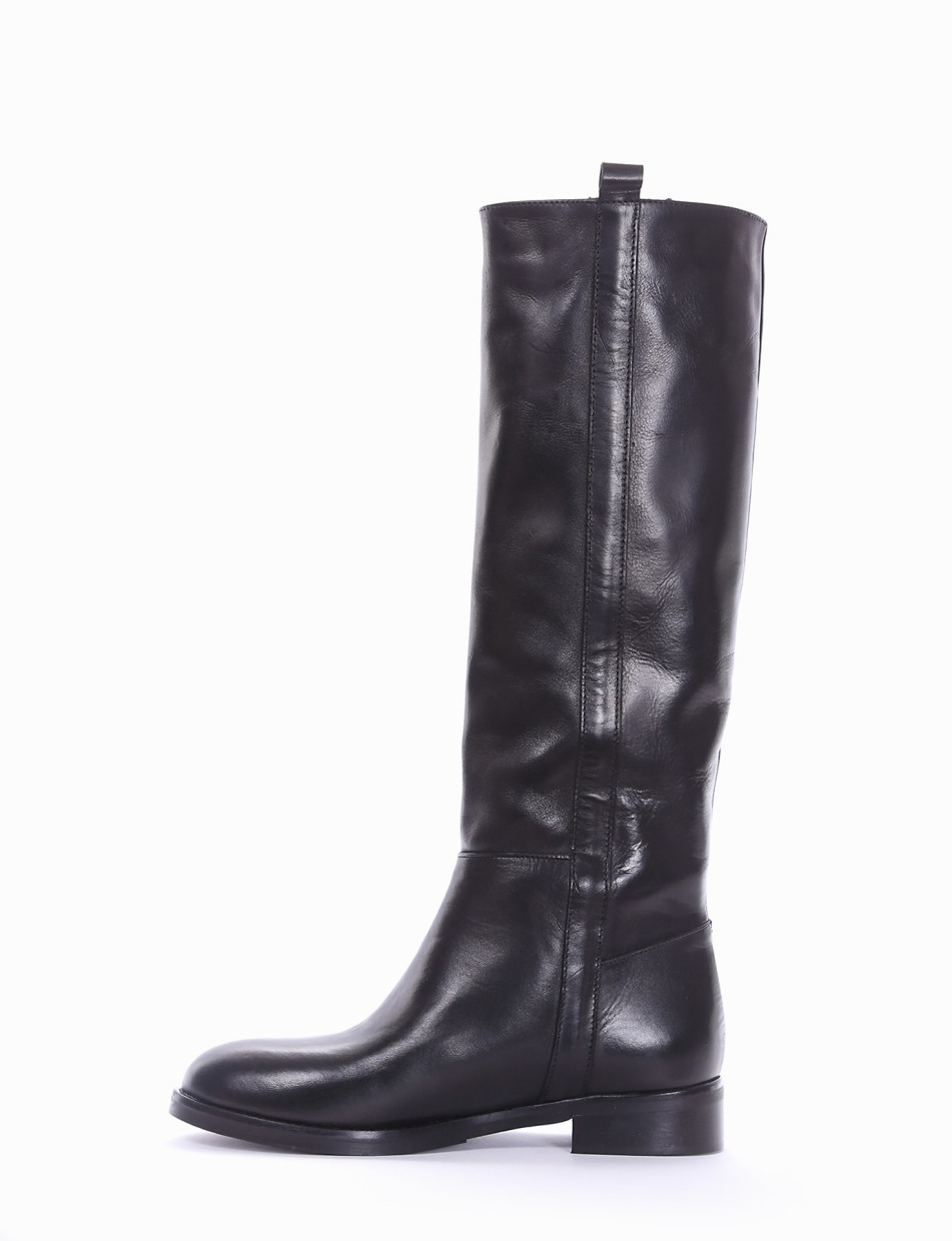 Low heel boots heel 2 cm black leather