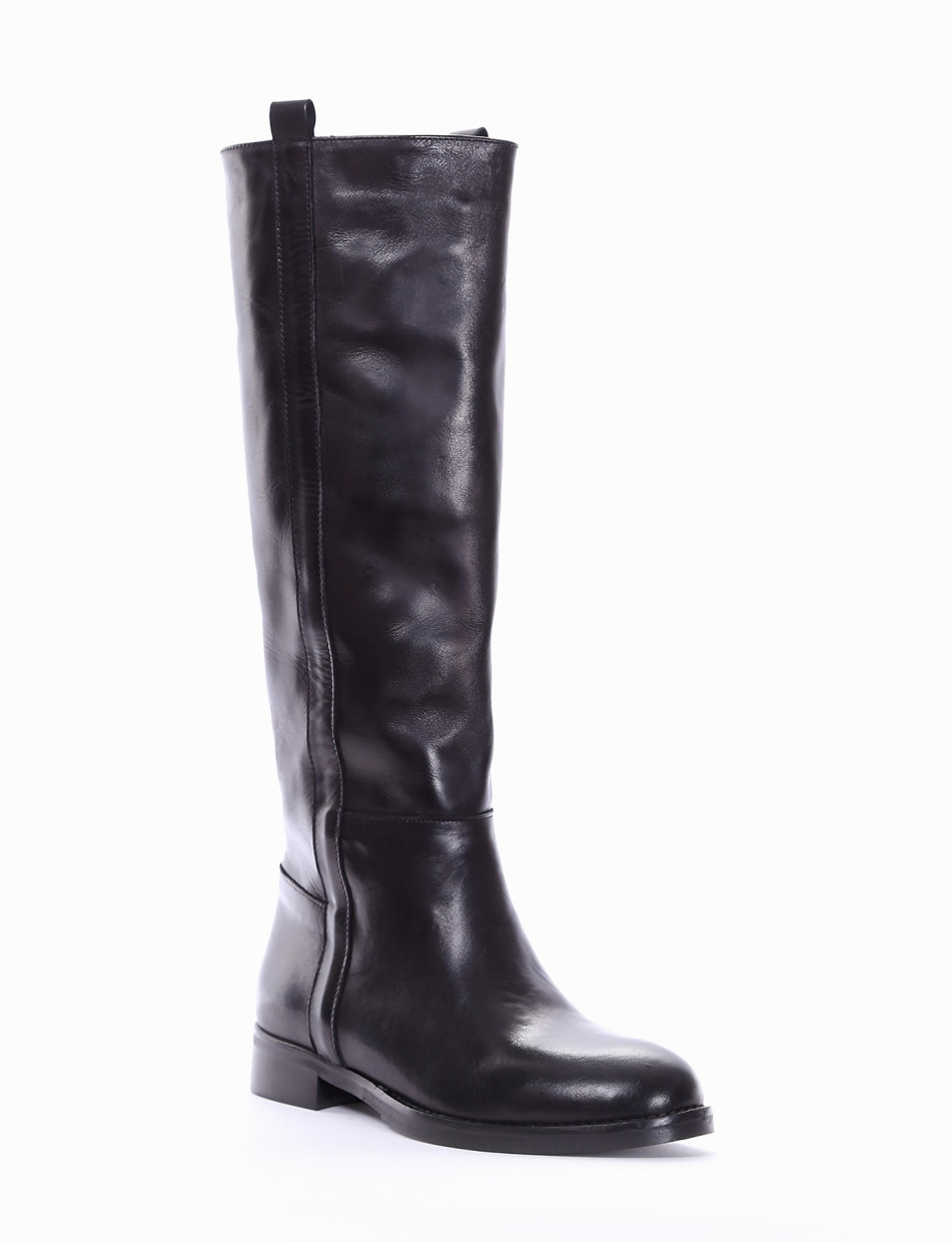 Low heel boots heel 2 cm black leather