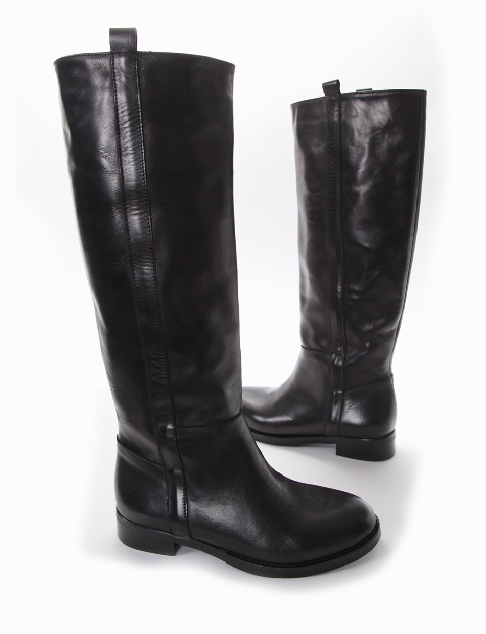 Low heel boots heel 2 cm black leather