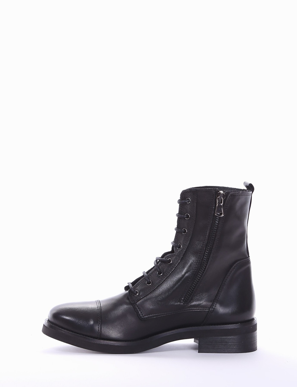 Combat boots heel 2 cm black leather