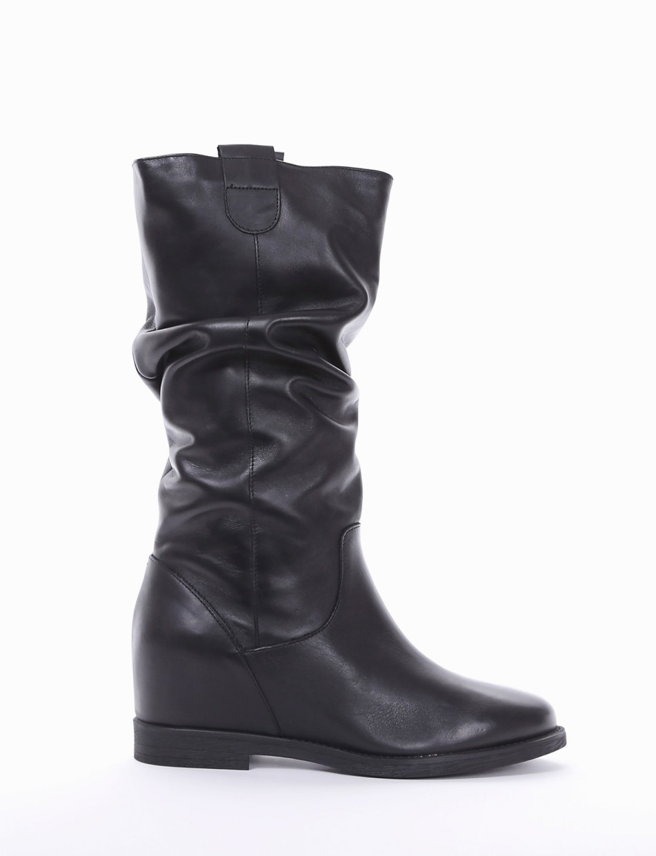 Low heel boots heel 2 cm black leather