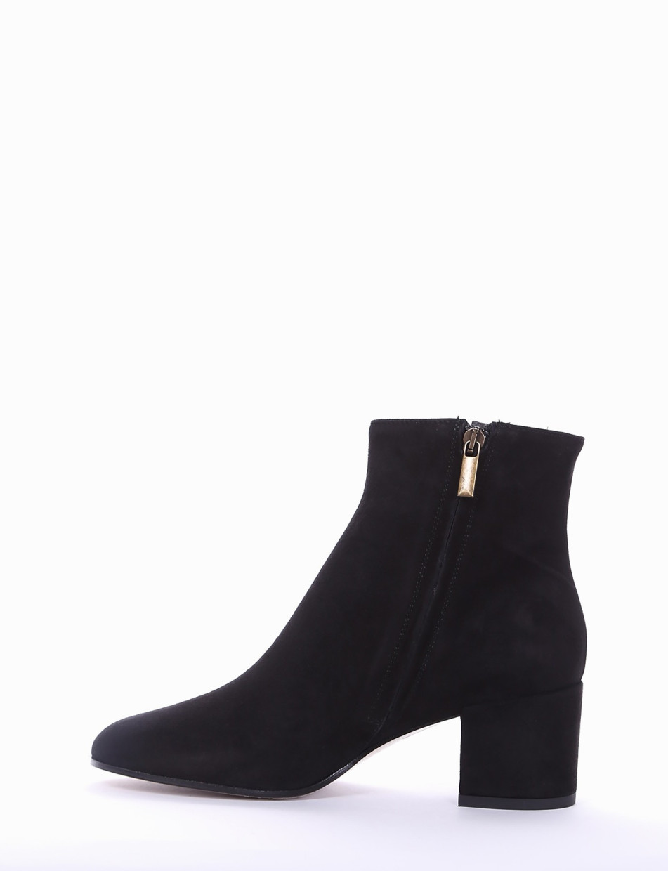 High heel ankle boots heel 5 cm black chamois