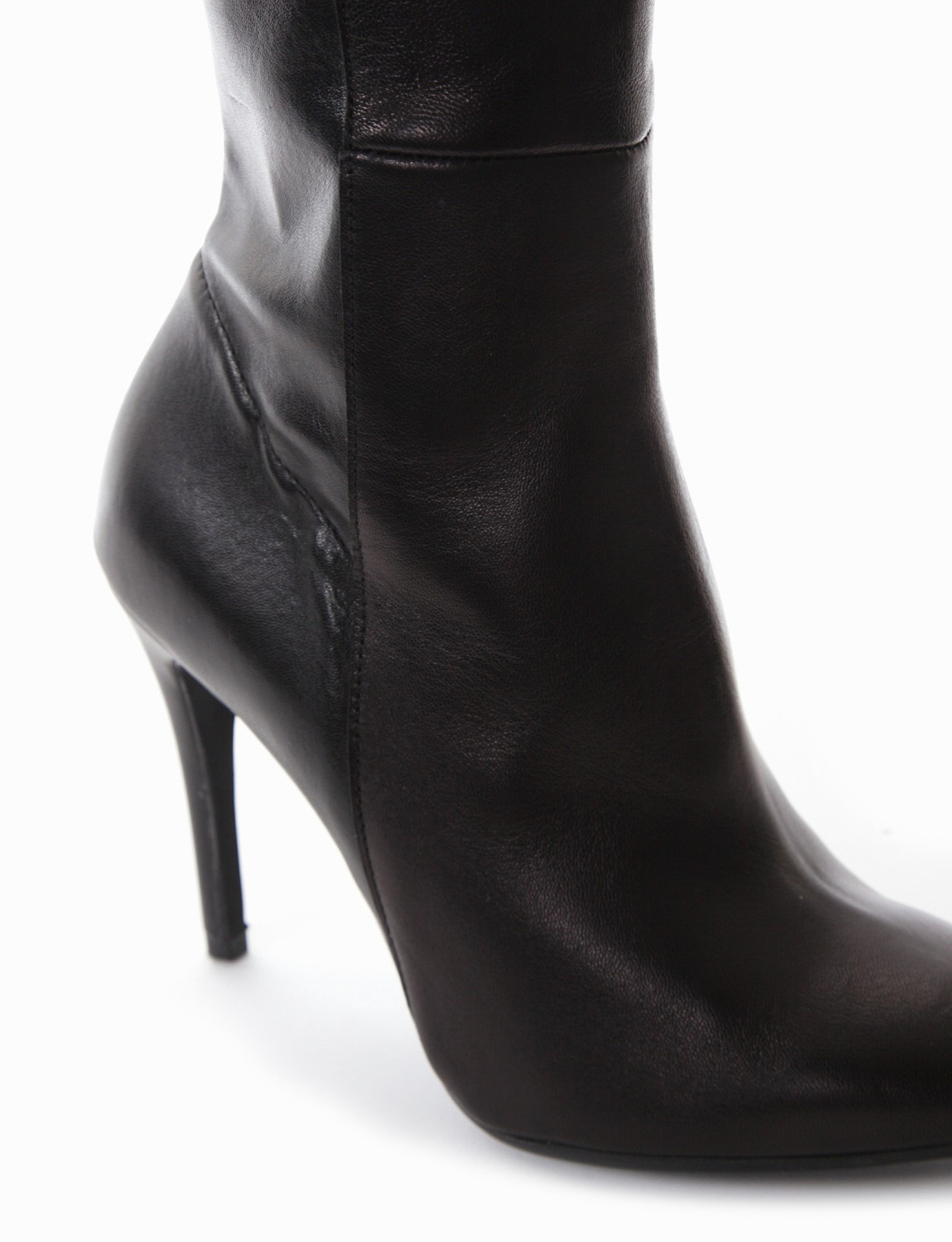 High heel boots heel 9 cm black leather