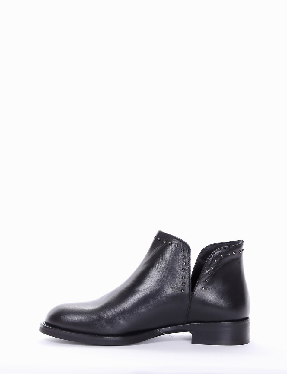 Low heel ankle boots heel 2 cm black leather