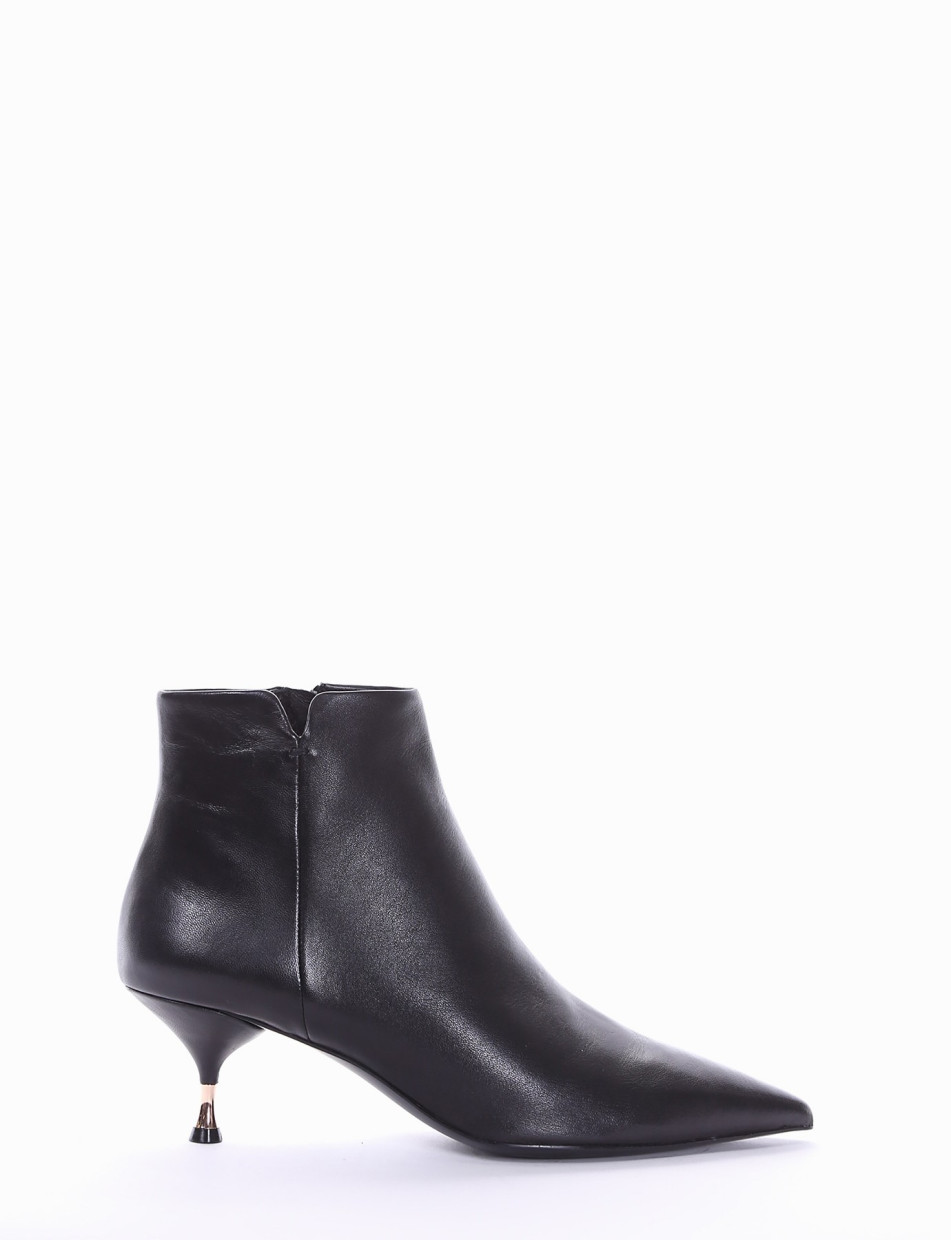 High heel ankle boots heel 6 cm black leather