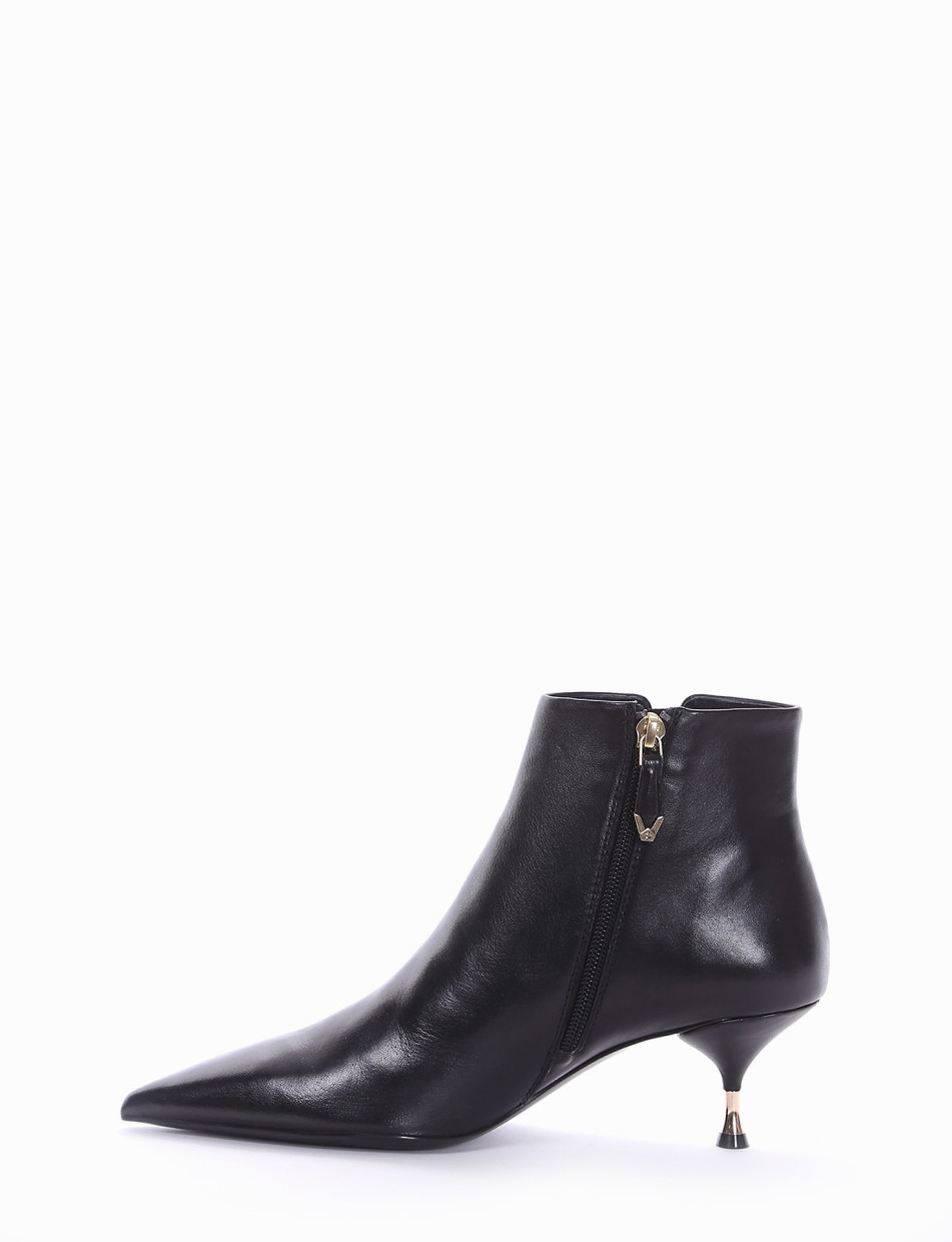 High heel ankle boots heel 6 cm black leather