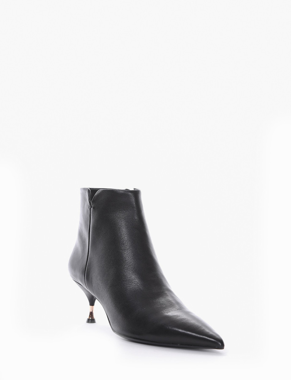 High heel ankle boots heel 6 cm black leather