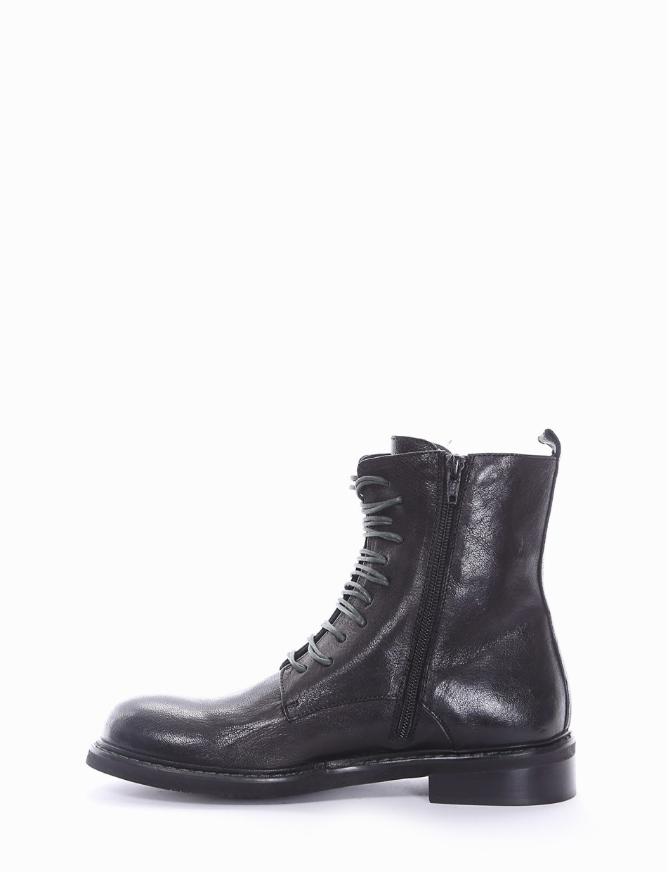 Combat boots heel 2 cm black leather