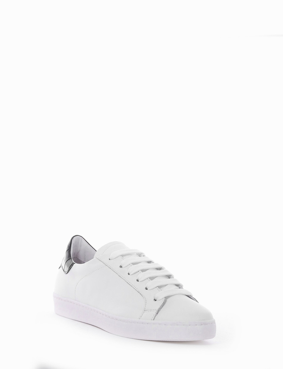 Sneakers white leather