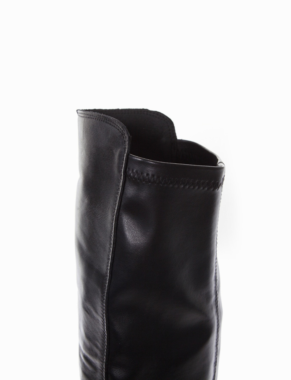 Low heel boots heel 2 cm black leather