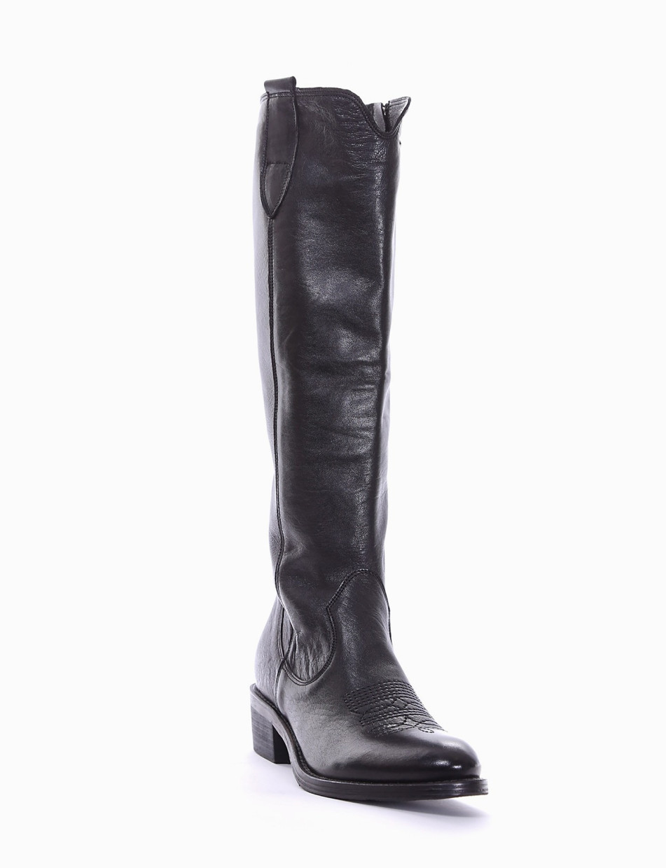 Low heel boots heel 3 cm black leather