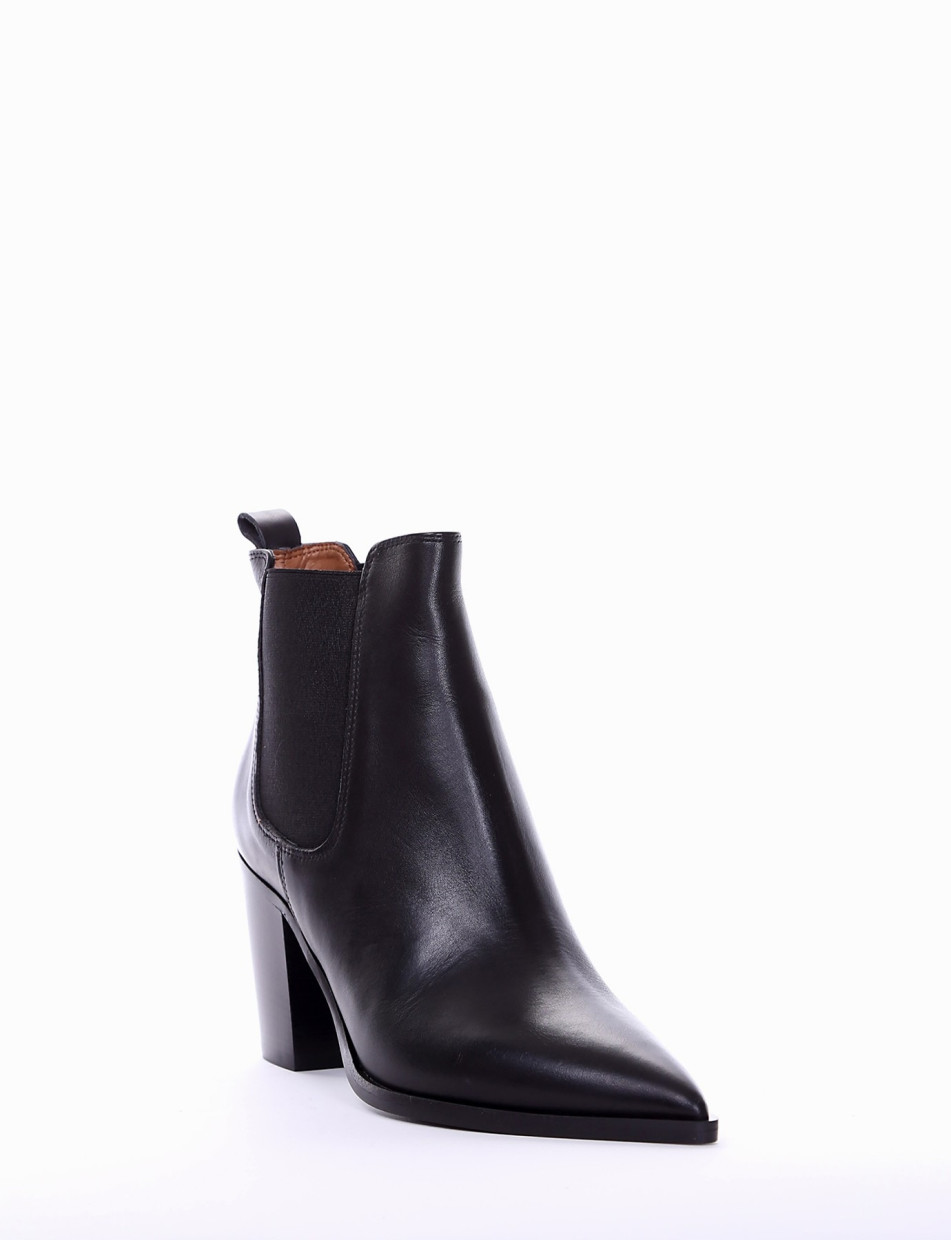 High heel ankle boots heel 8 cm black leather