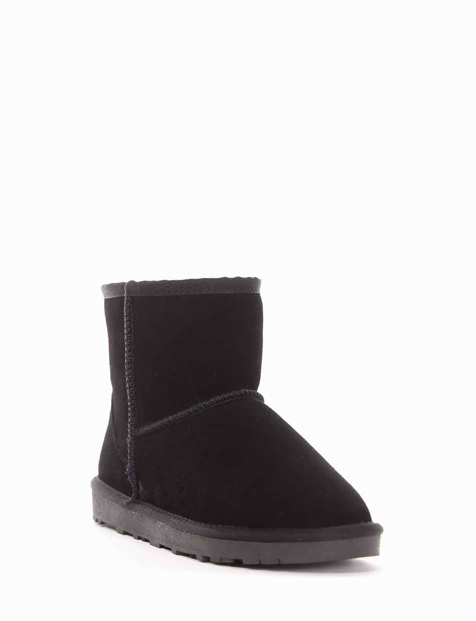 Low heel ankle boots black chamois