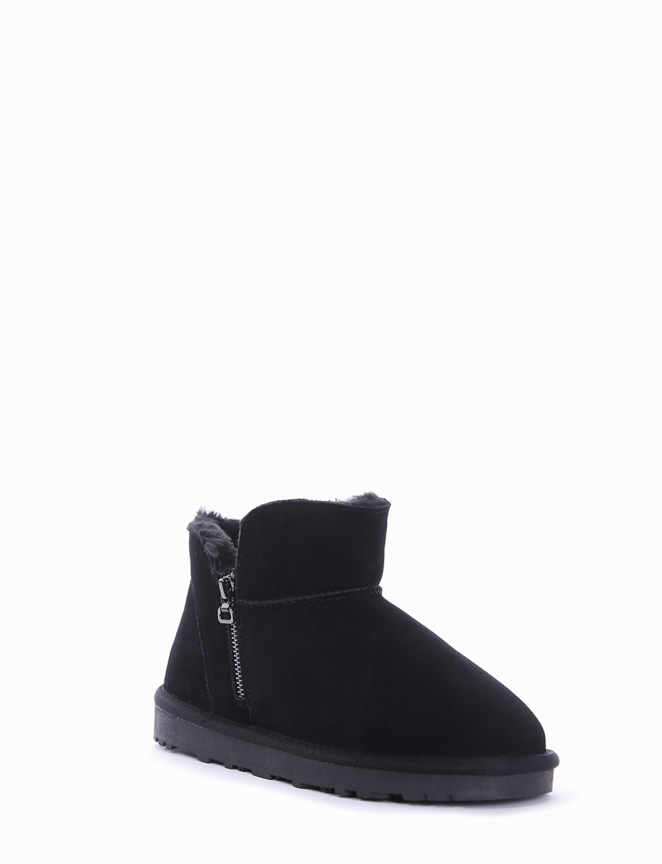 Low heel ankle boots black chamois