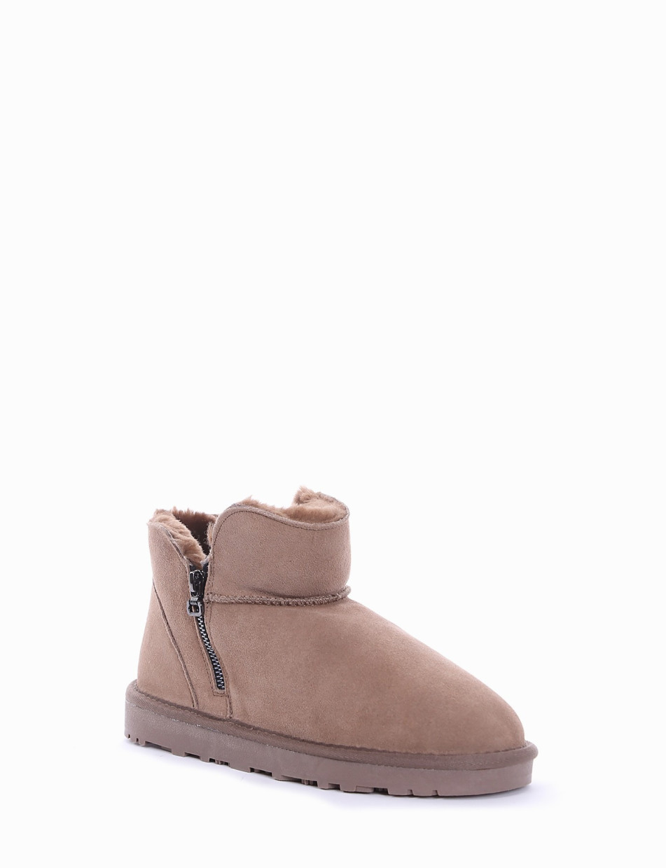 Low heel ankle boots beige chamois