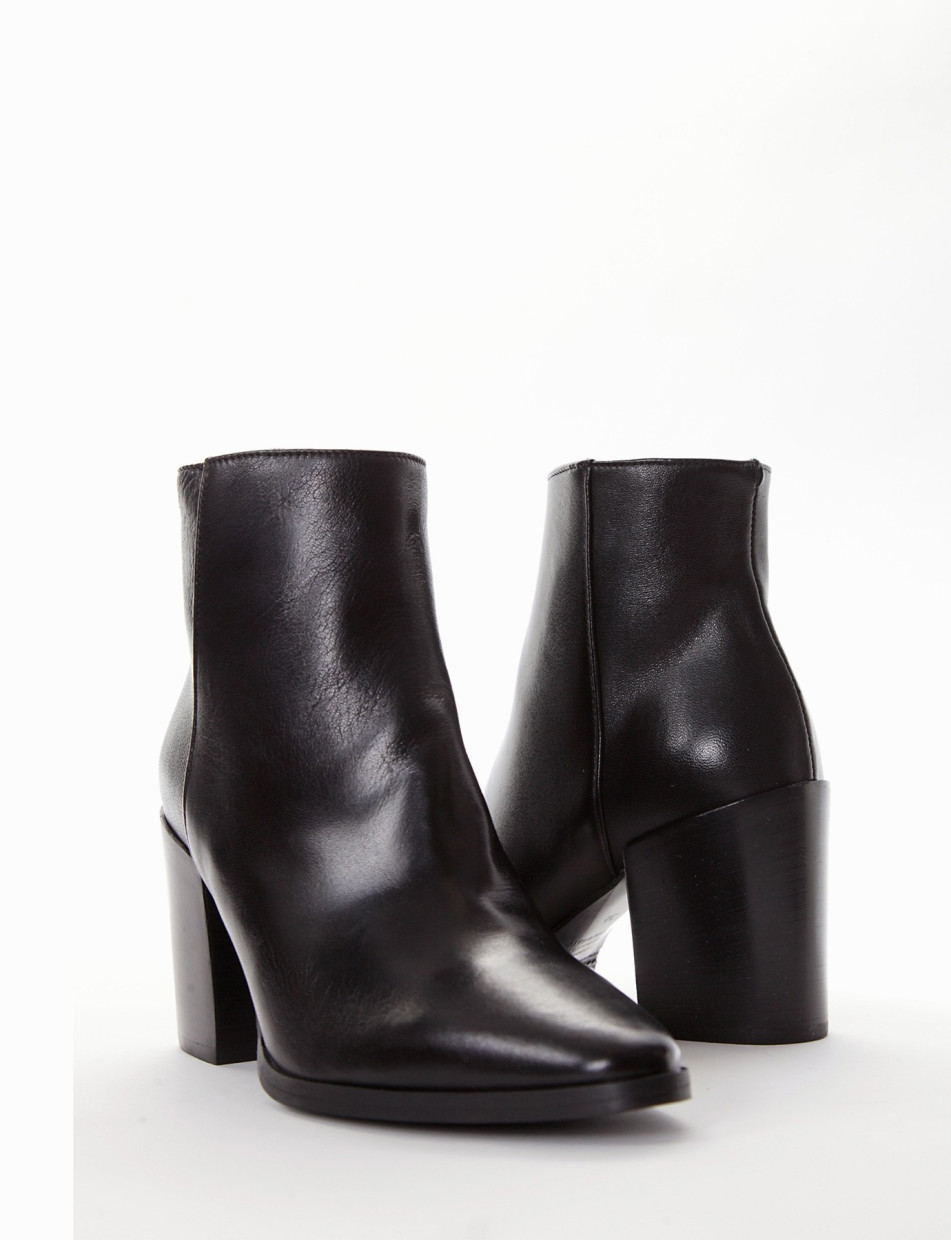 High heel ankle boots heel 8 cm black leather