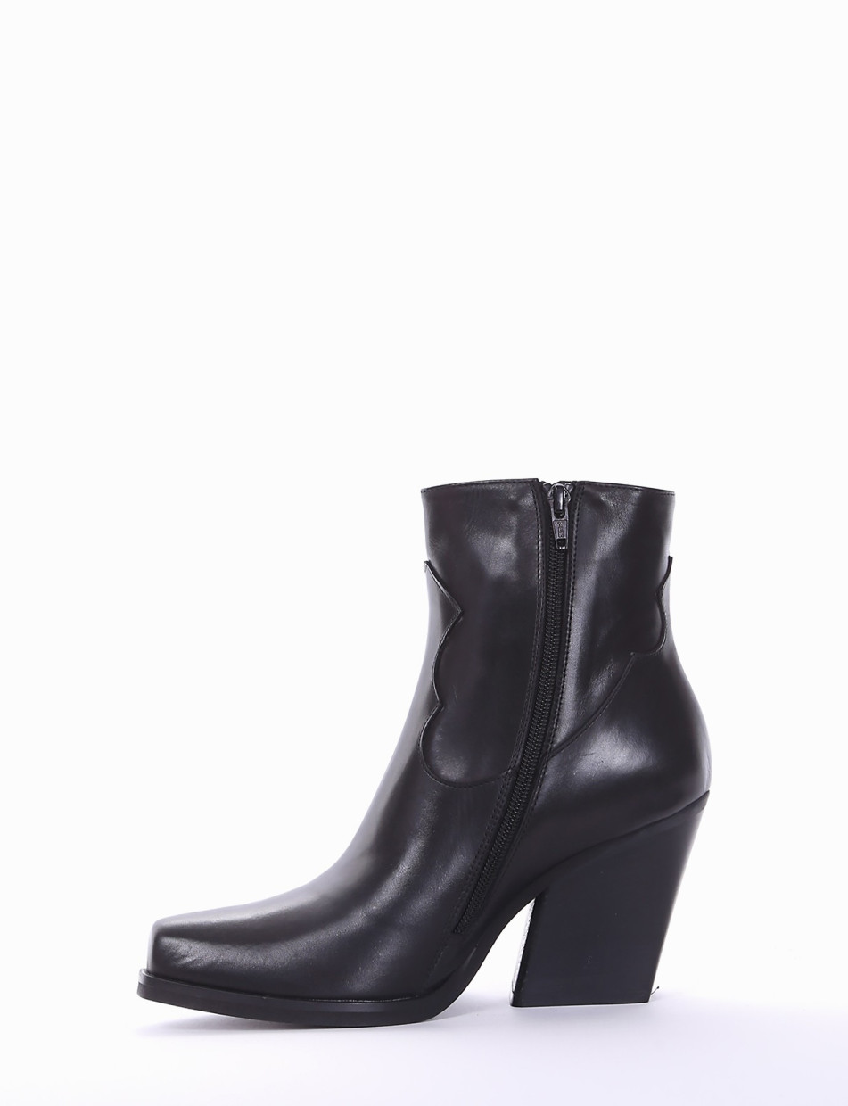 High heel ankle boots heel 7 cm black leather