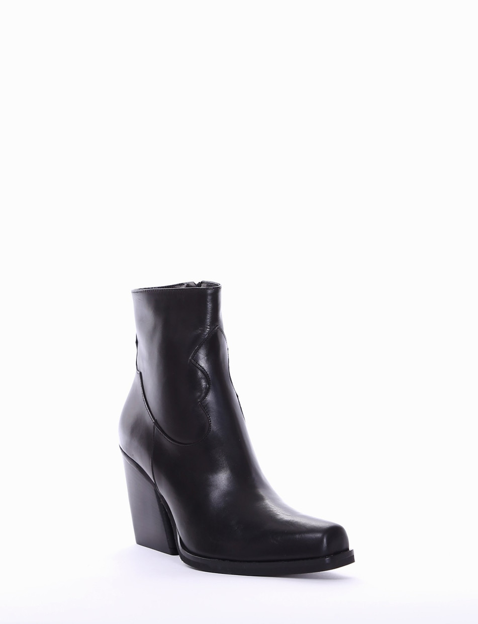 High heel ankle boots heel 7 cm black leather