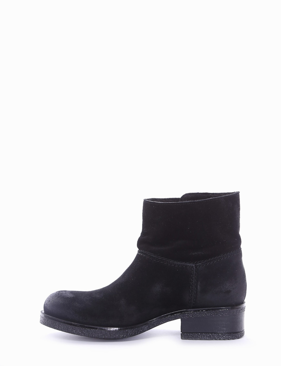 Low heel ankle boots heel 3 cm black chamois