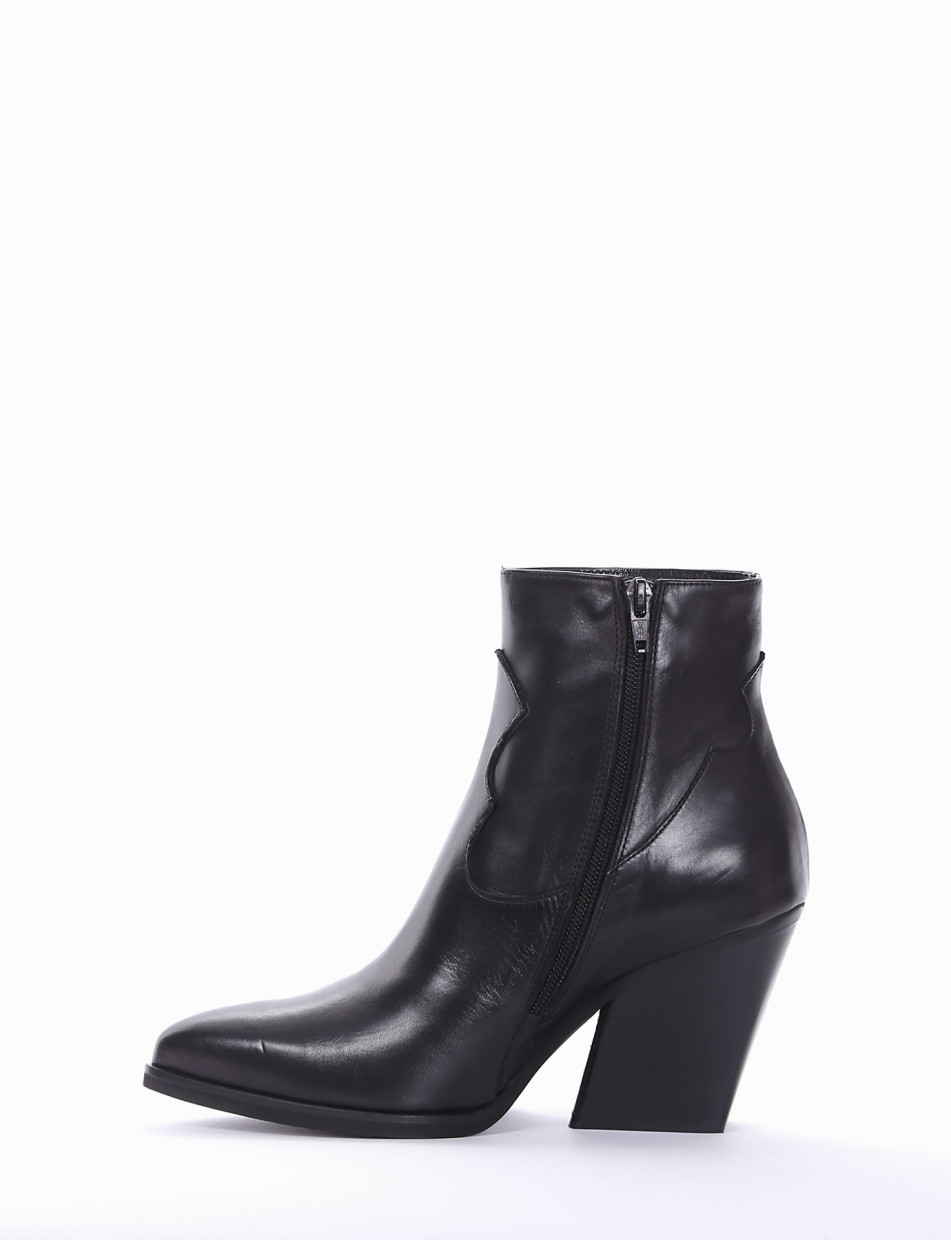 High heel ankle boots heel 7 cm black leather