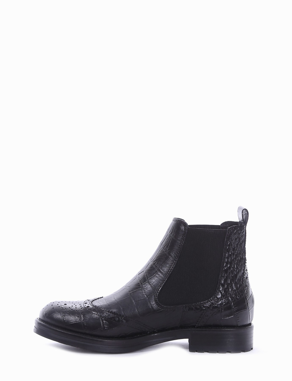 Low heel ankle boots heel 2 cm black coconut