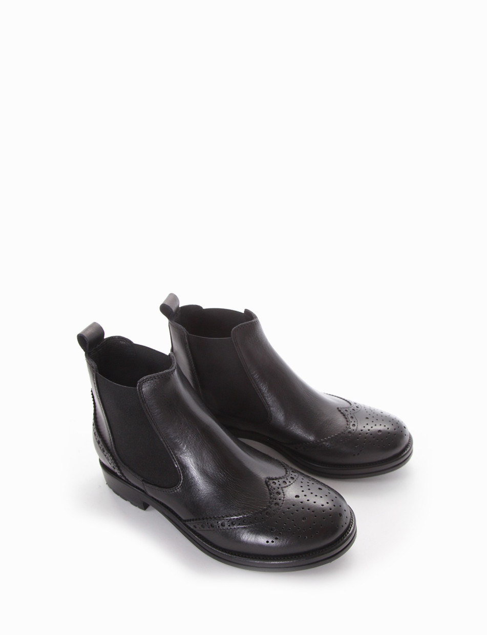 stivaletto tacco 2 cm nero