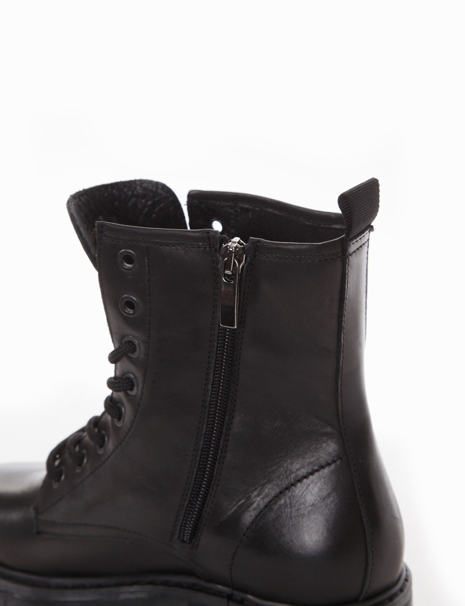 Combat boots heel 2 cm black leather