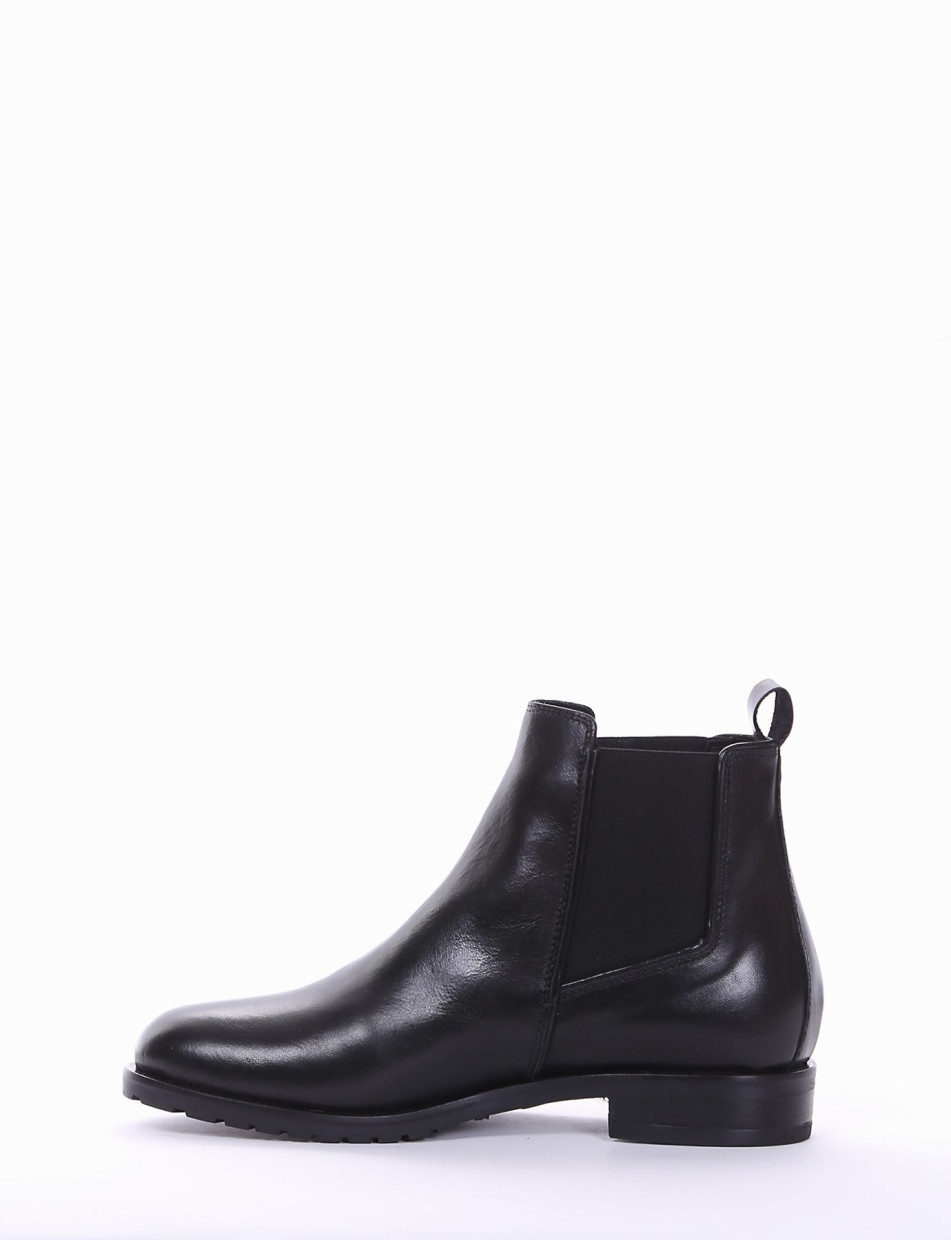 Low heel ankle boots heel 2 cm black leather