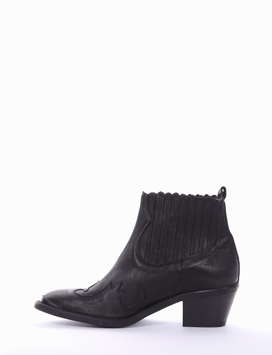 High heel ankle boots heel 5 cm black leather