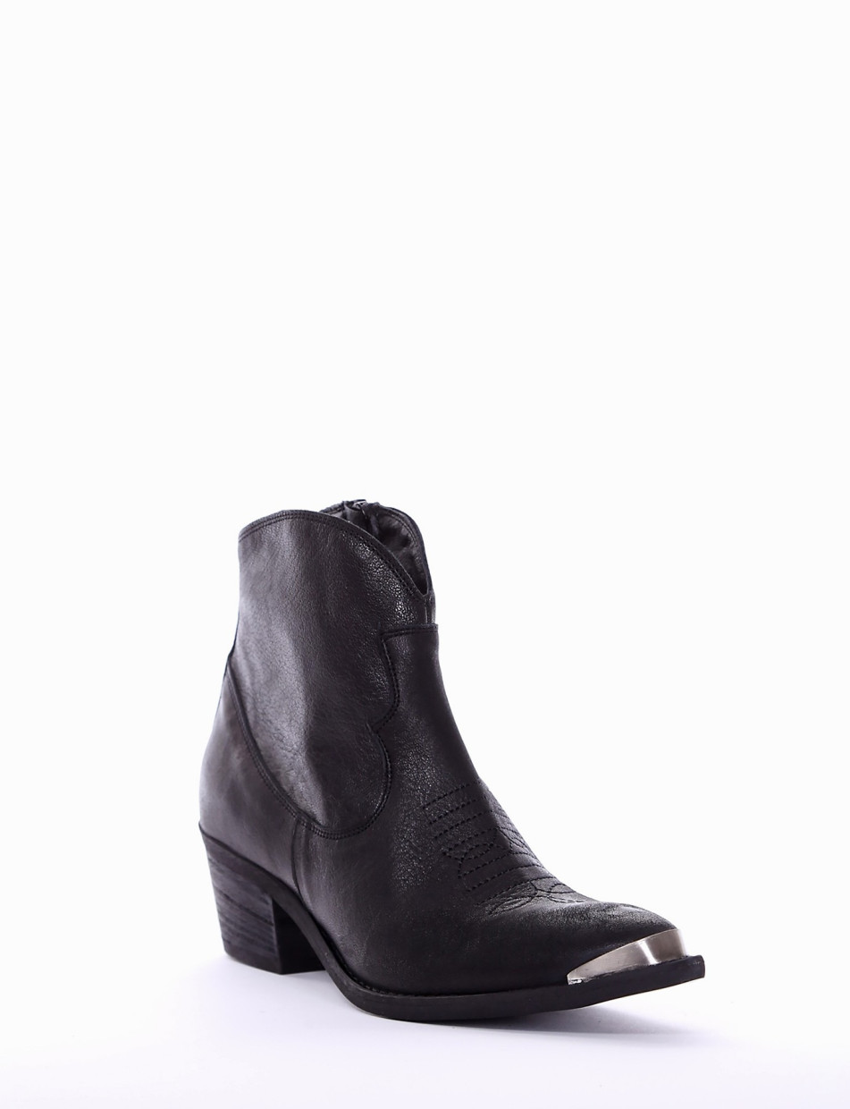 High heel ankle boots heel 5 cm black leather