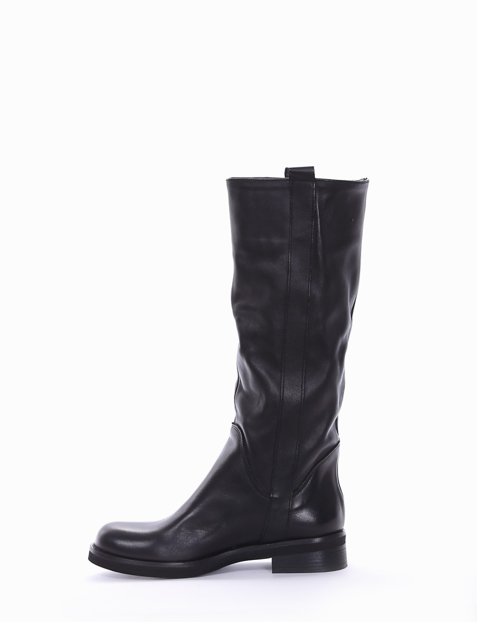 Low heel boots heel 2 cm black leather