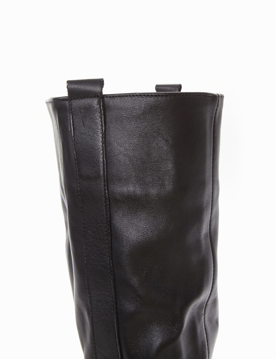 Low heel boots heel 2 cm black leather