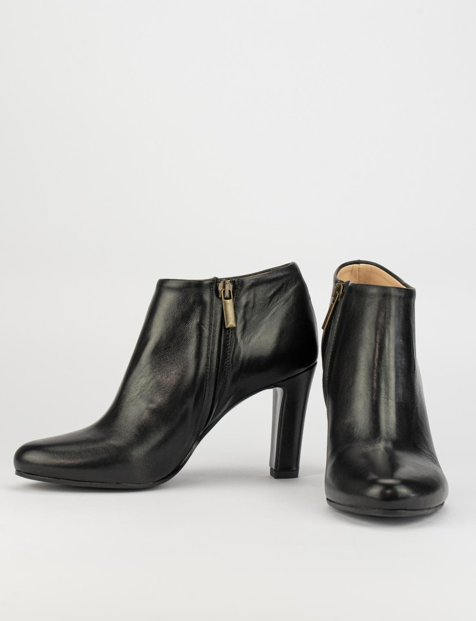 High heel ankle boots heel 8 cm black leather