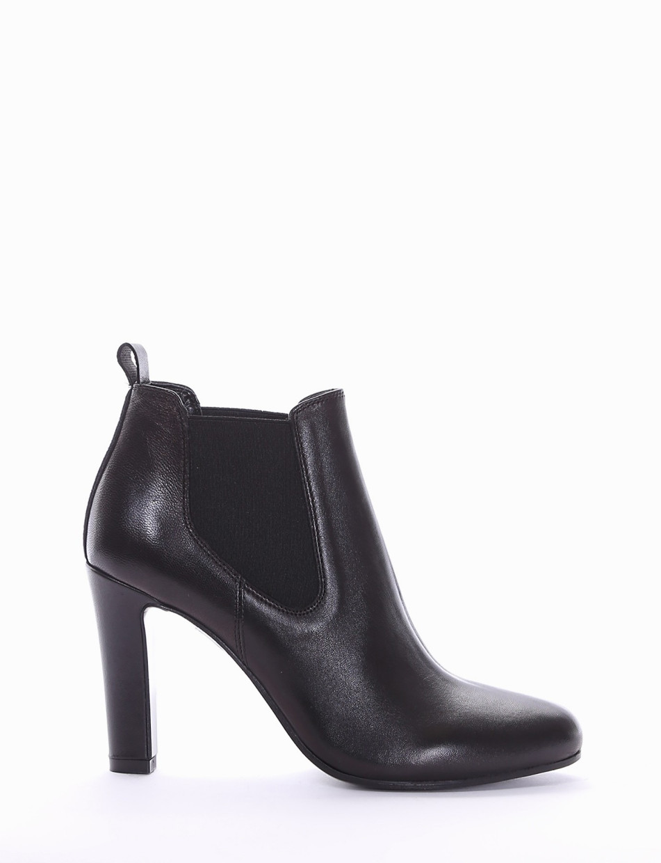 High heel ankle boots heel 8 cm black leather