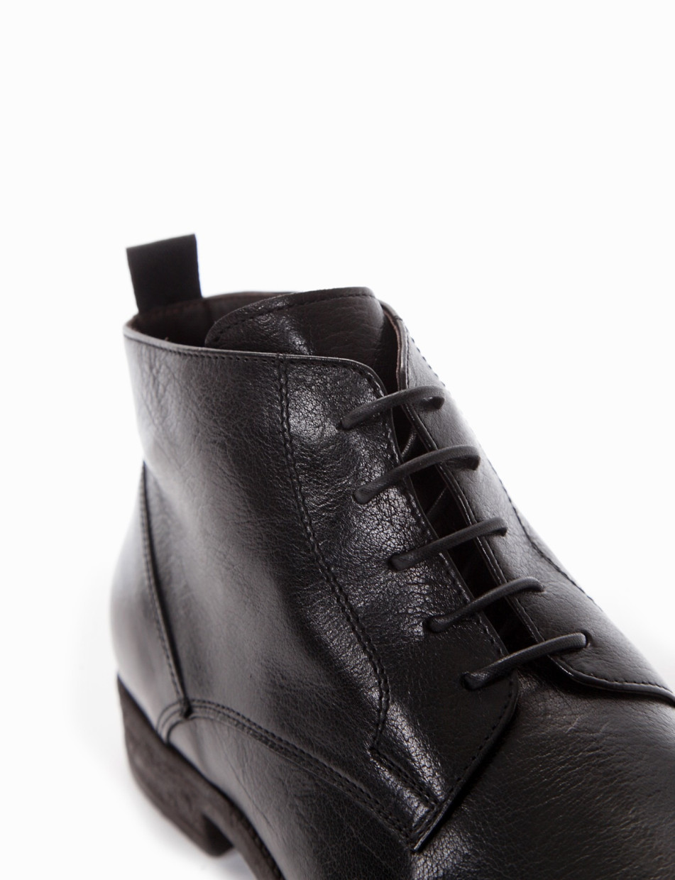 Ankle boots heel 2 cm black leather