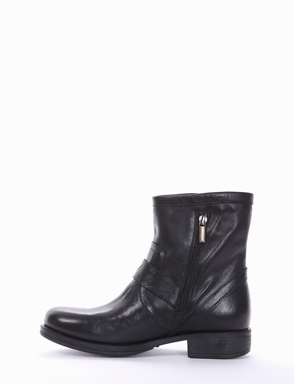 Low heel ankle boots heel 3 cm black leather