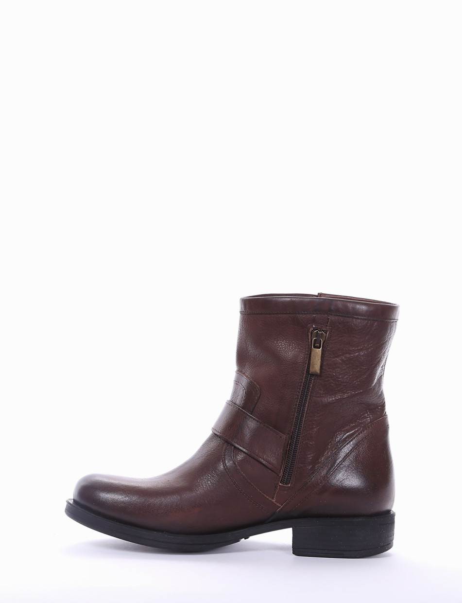 Low heel ankle boots heel 3 cm brown leather