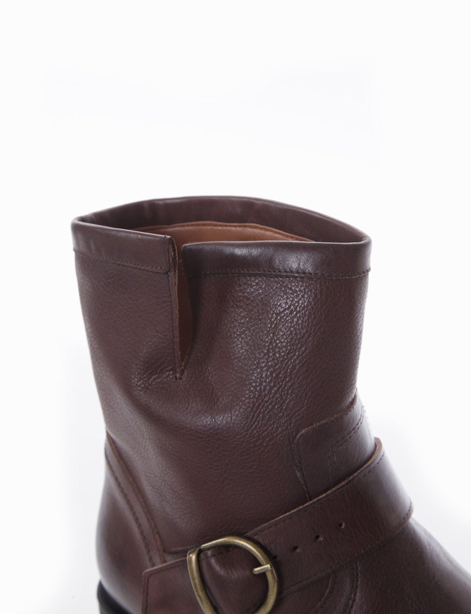 stivaletto tacco 2 cm cuoio