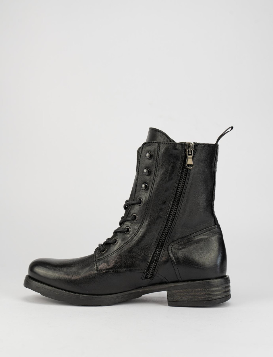 Combat boots heel 2 cm black leather