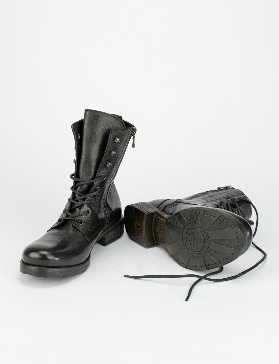 Combat boots heel 2 cm black leather