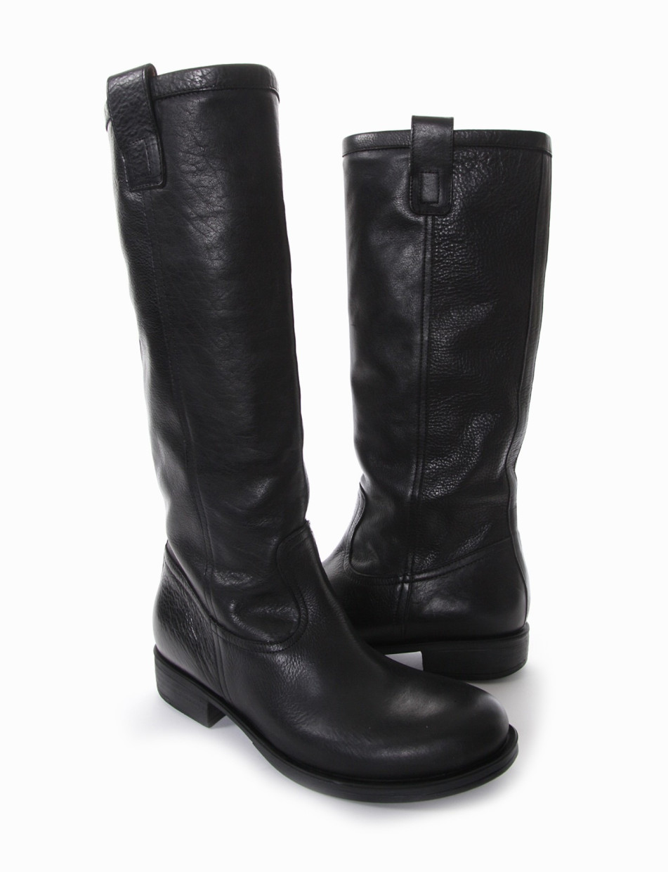 Low heel boots heel 2 cm black leather