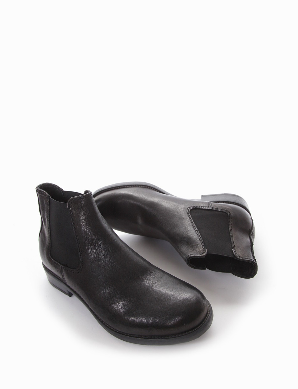 Low heel ankle boots heel 2 cm black leather