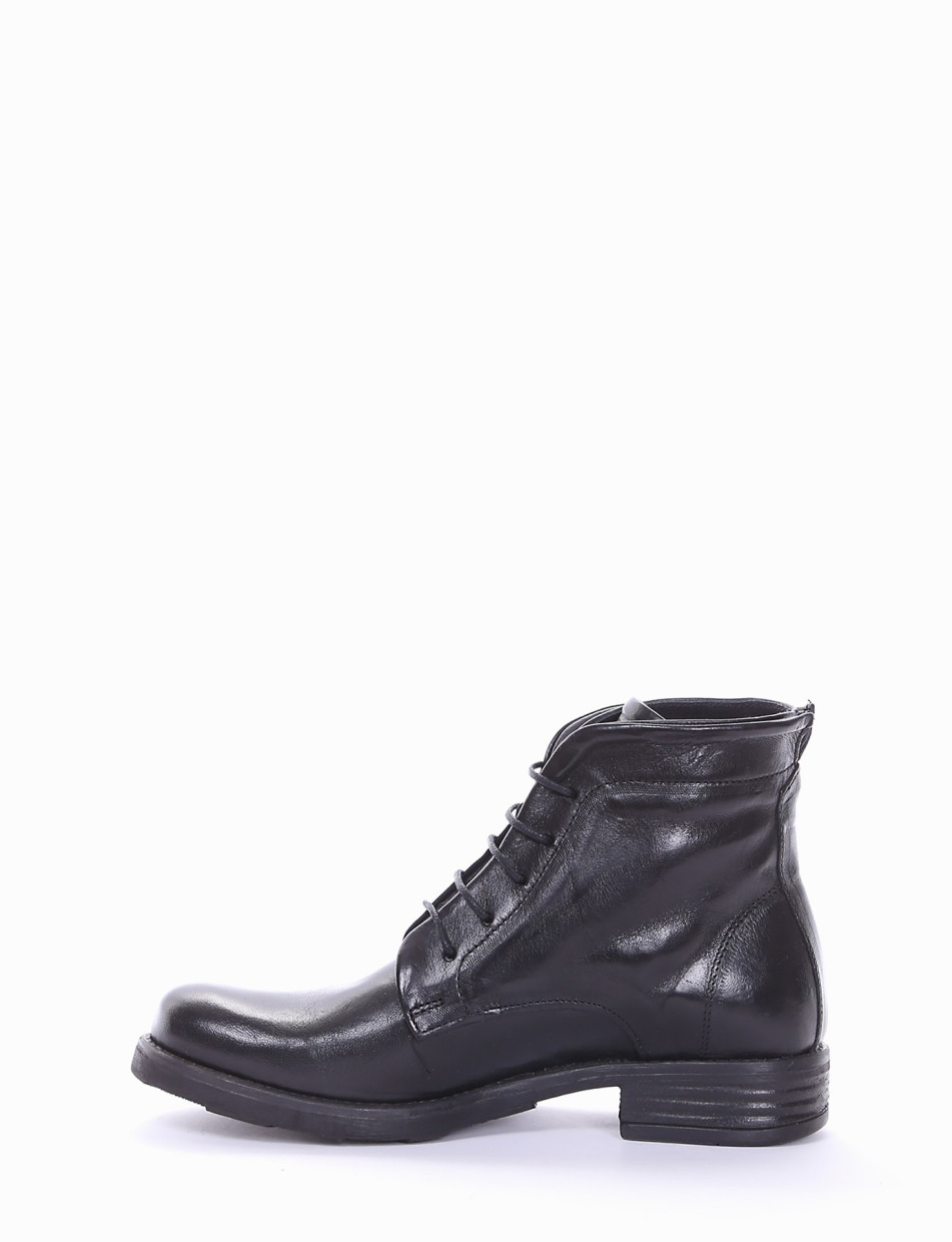 Combat boots heel 2 cm black leather