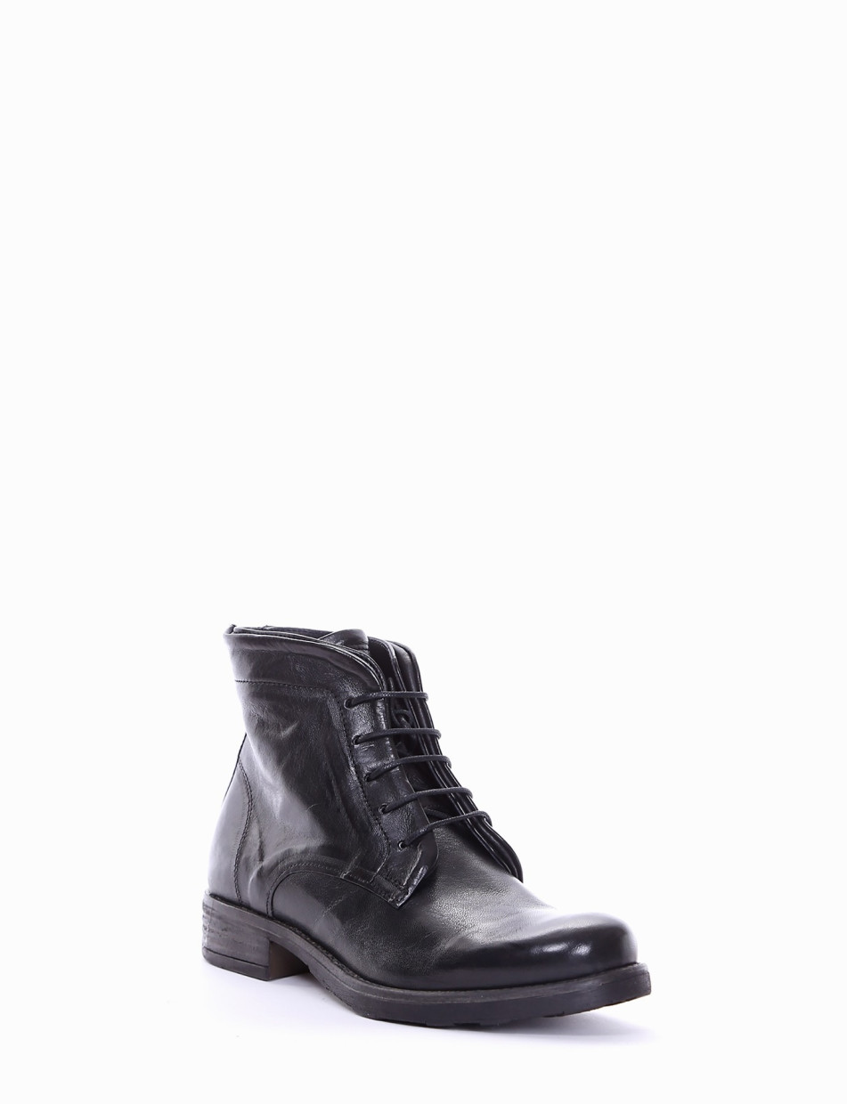 Combat boots heel 2 cm black leather