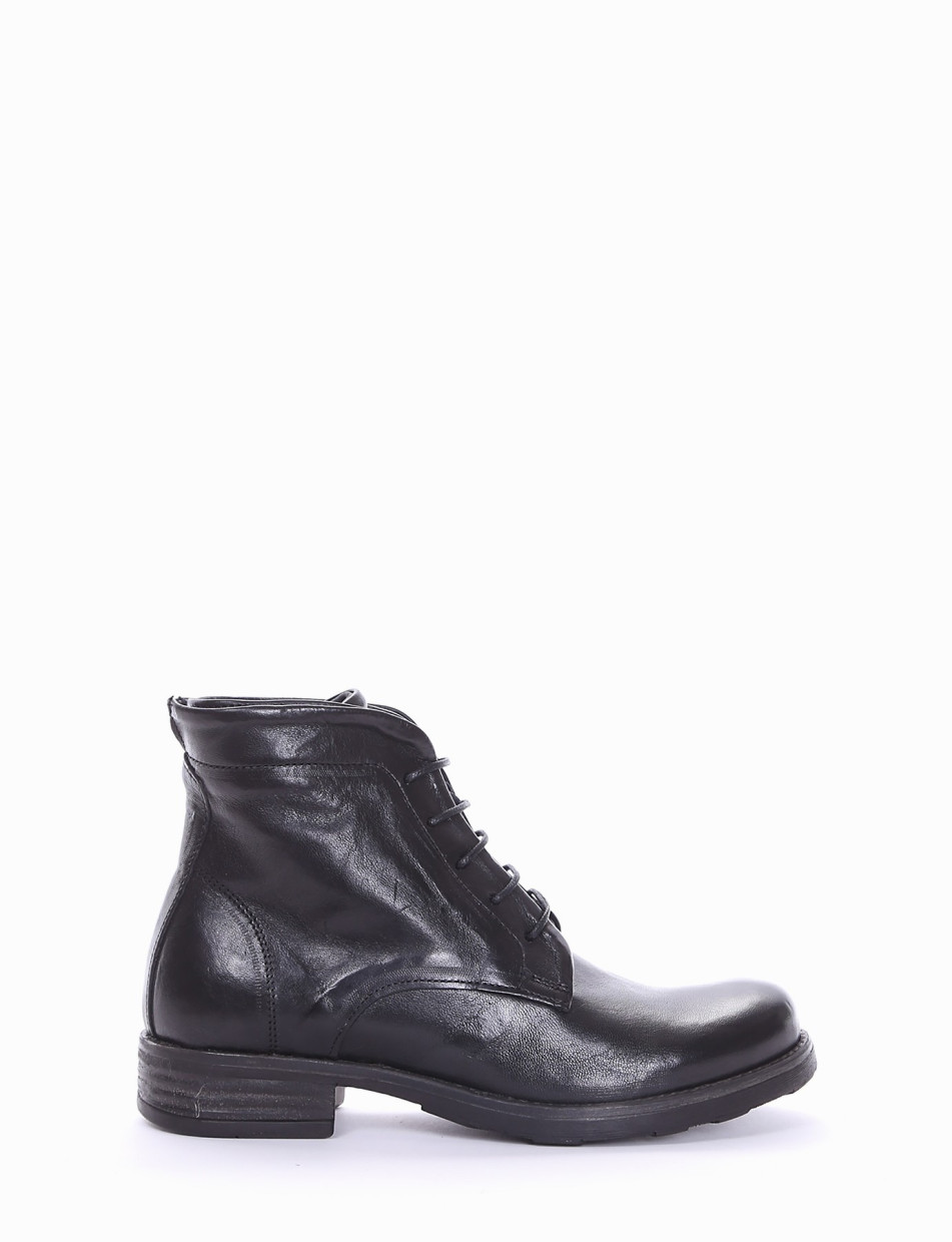 Combat boots heel 2 cm black leather