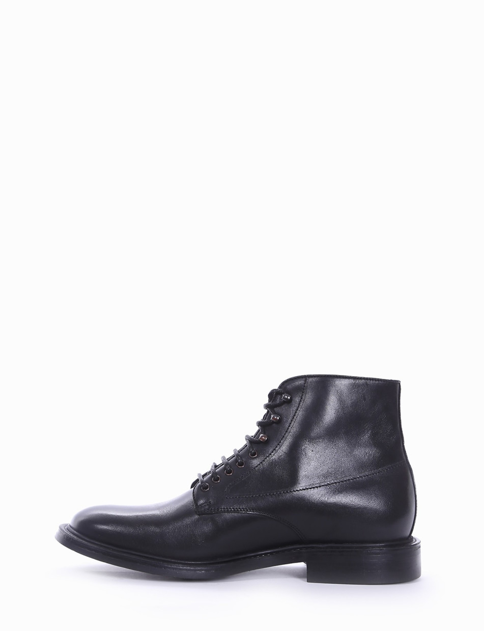 Combat boots heel 2 cm black leather