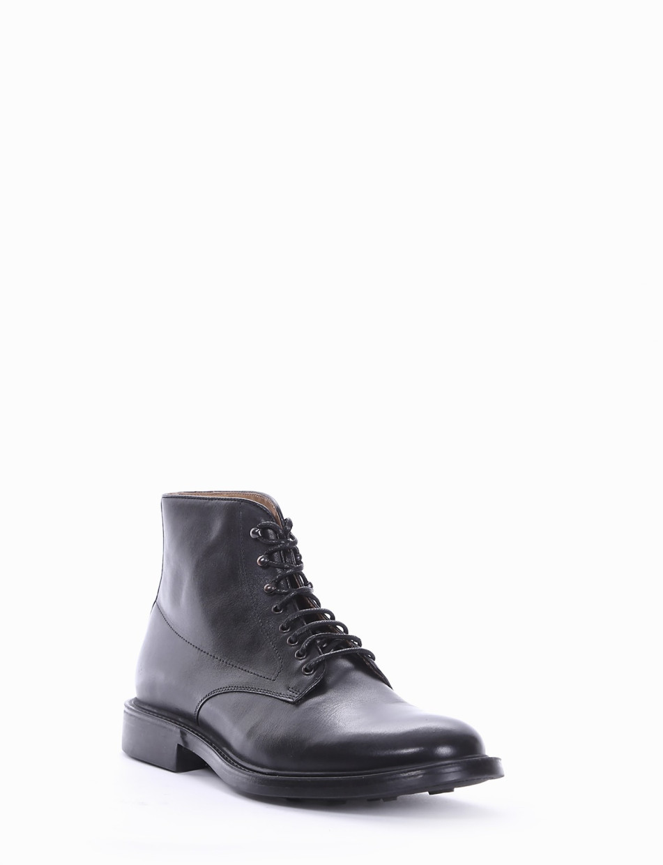 Combat boots heel 2 cm black leather