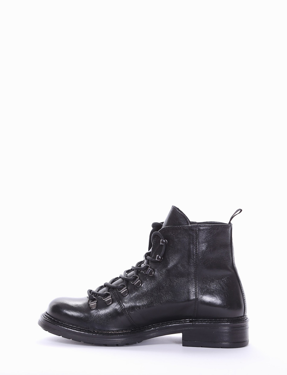 Combat boots heel 2 cm black leather