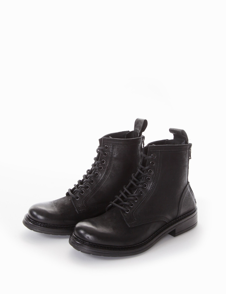 Combat boots heel 2 cm black leather